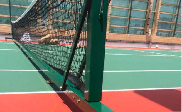 Lắp Đặt Các Thiết Bị Sân Như Cột Và Lưới